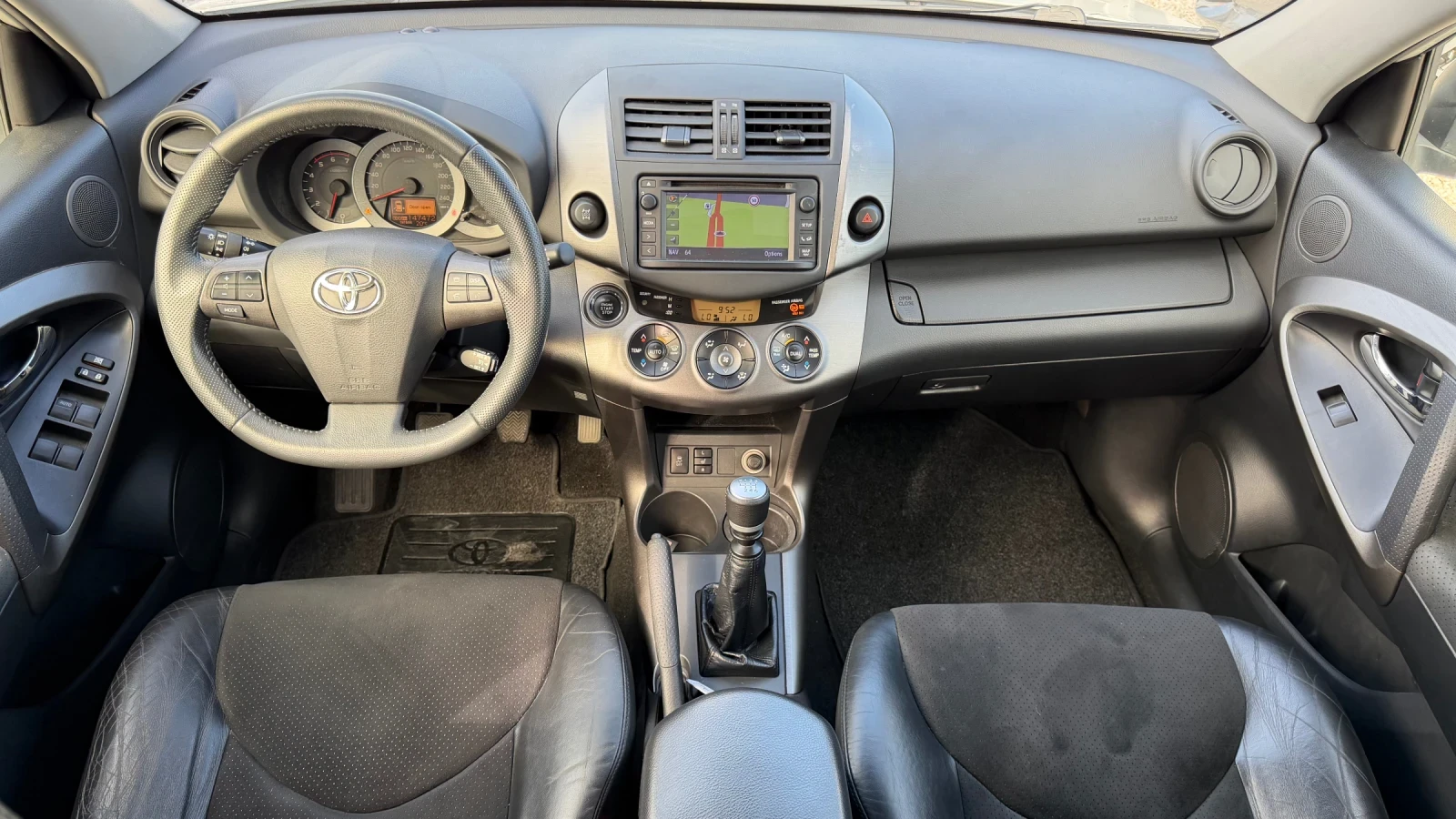 Toyota Rav4 147000км, d4d, нави, кожа, Италия, снимка 9 - Автомобили и джипове - 55947868