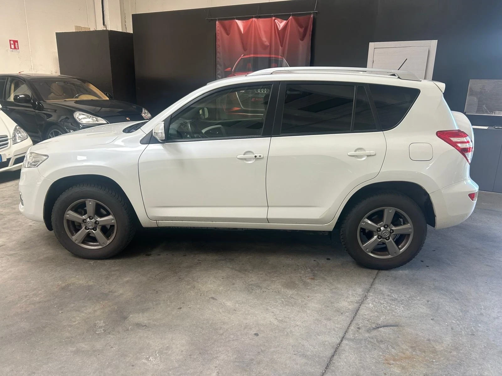 Toyota Rav4 147000км, нави, кожа, Италия, снимка 3 - Автомобили и джипове - 55947868