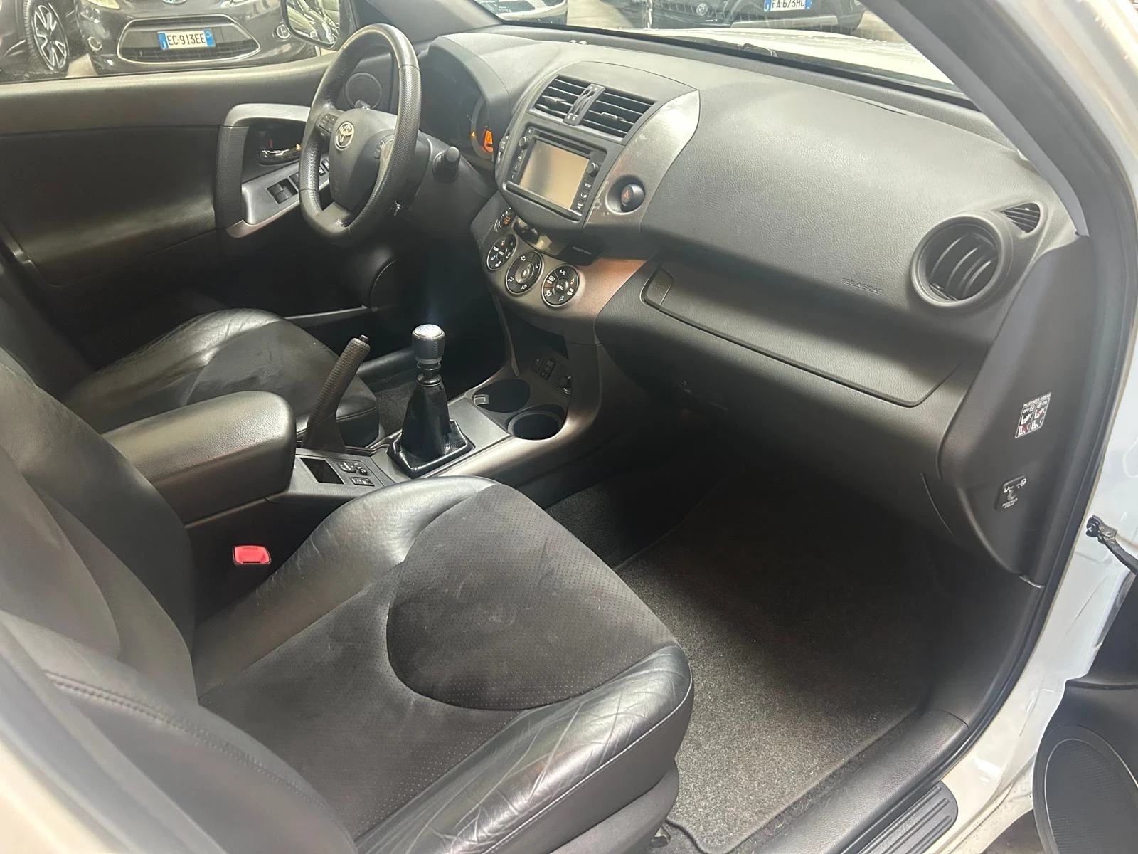 Toyota Rav4 147000км, нави, кожа, Италия, снимка 8 - Автомобили и джипове - 55947868