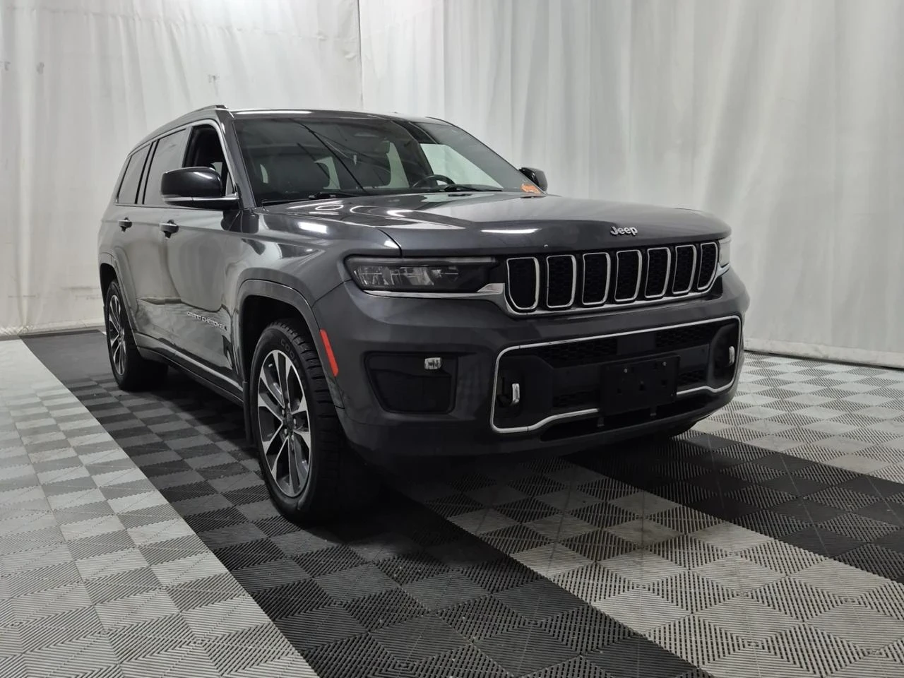 Jeep Grand cherokee OVERLAND* Pano* Back cam* McIntosh* Обдух* , снимка 2 - Автомобили и джипове - 56036966