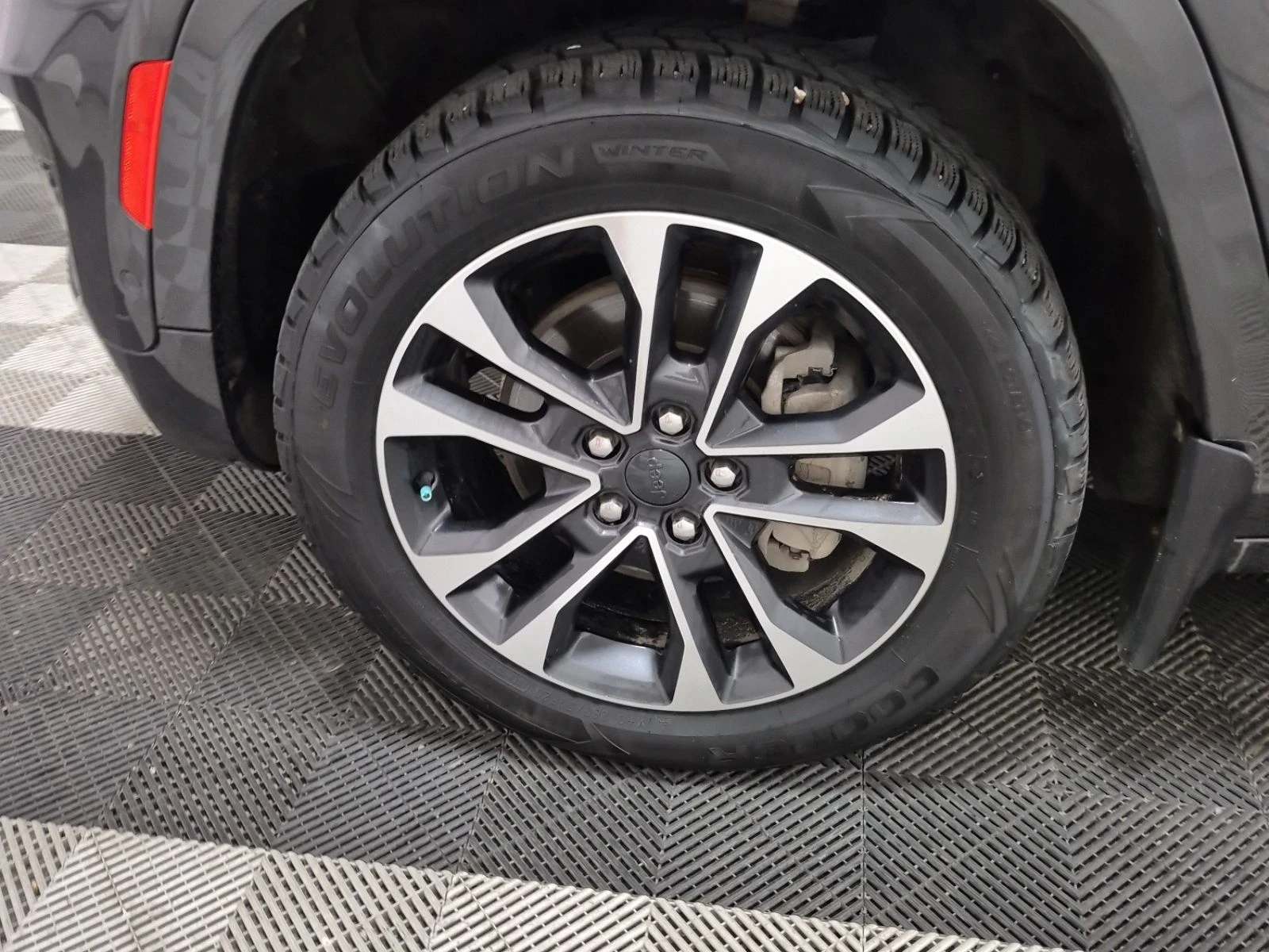 Jeep Grand cherokee OVERLAND* Pano* Back cam* McIntosh* Обдух* , снимка 6 - Автомобили и джипове - 56036966