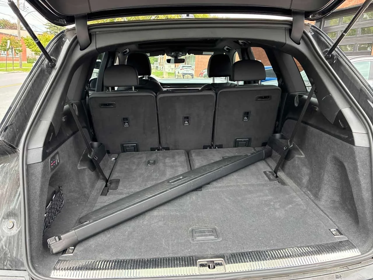 Audi Q7 * Komfort * CARFAX * ЦЕНА ДО БГ, снимка 17 - Автомобили и джипове - 56165798