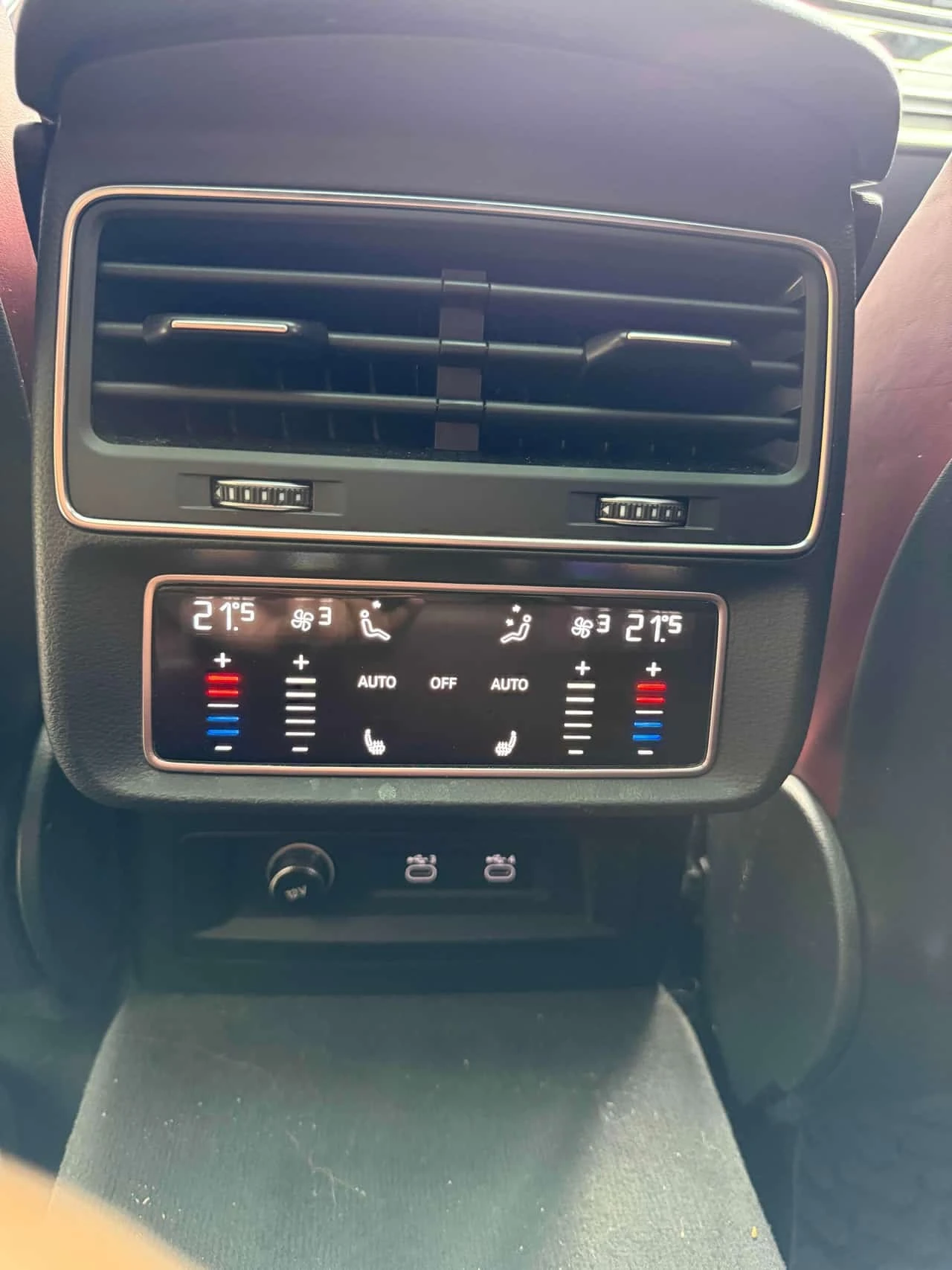 Audi SQ8 * 4.0 TFSI quattro * CARFAX * ОПЦИЯ ЗА ФИНАНСИРАНЕ, снимка 15 - Автомобили и джипове - 56200059