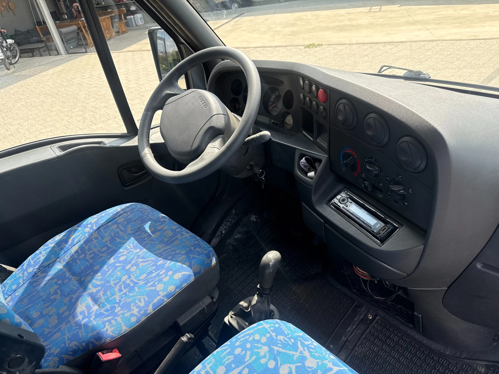Iveco Daily 35C11 до 3.5т. 2.80м. 7-местен, снимка 13 - Бусове и автобуси - 55831773