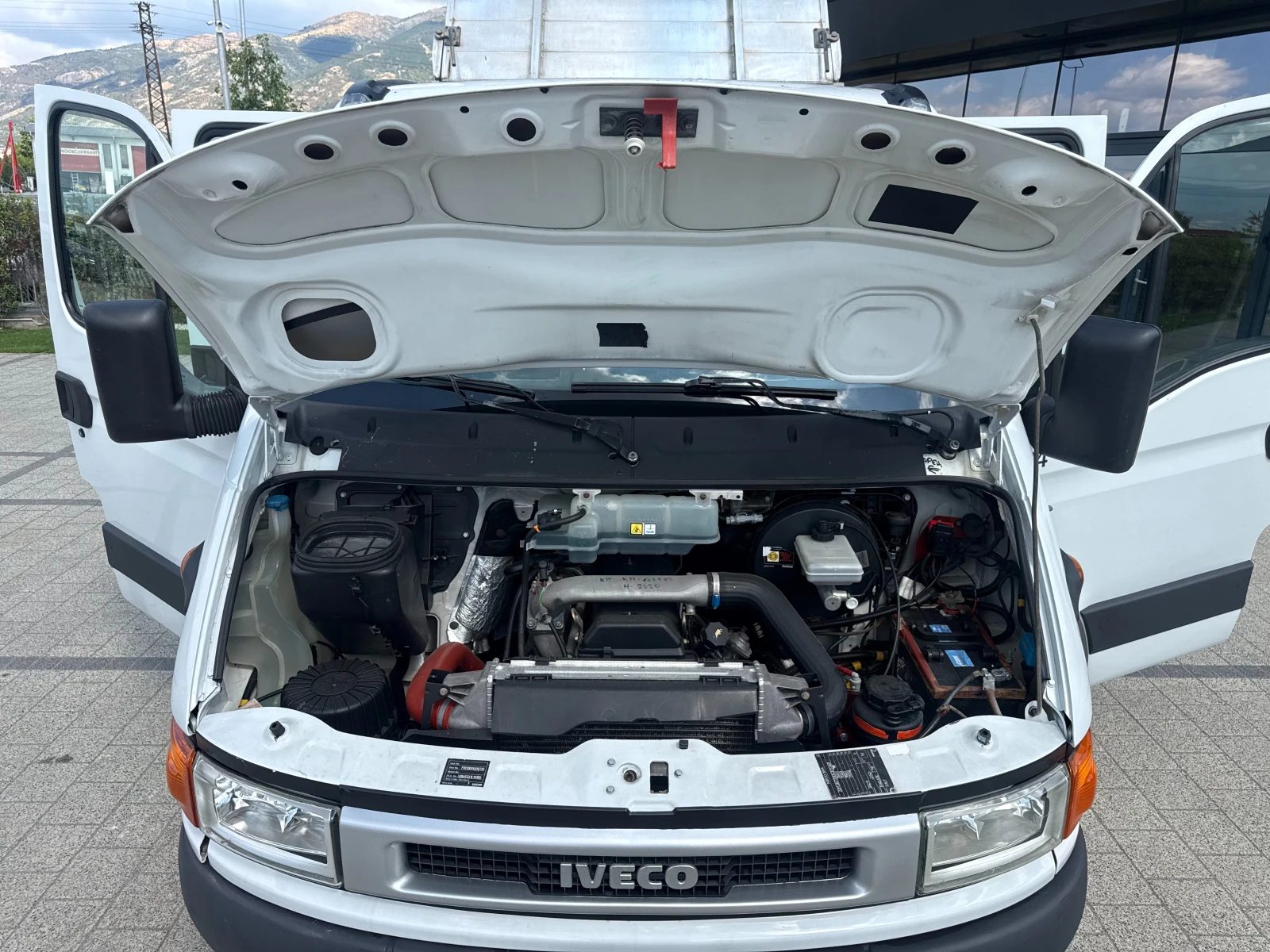 Iveco Daily 35C11 до 3.5т. 2.80м. 7-местен, снимка 17 - Бусове и автобуси - 55831773