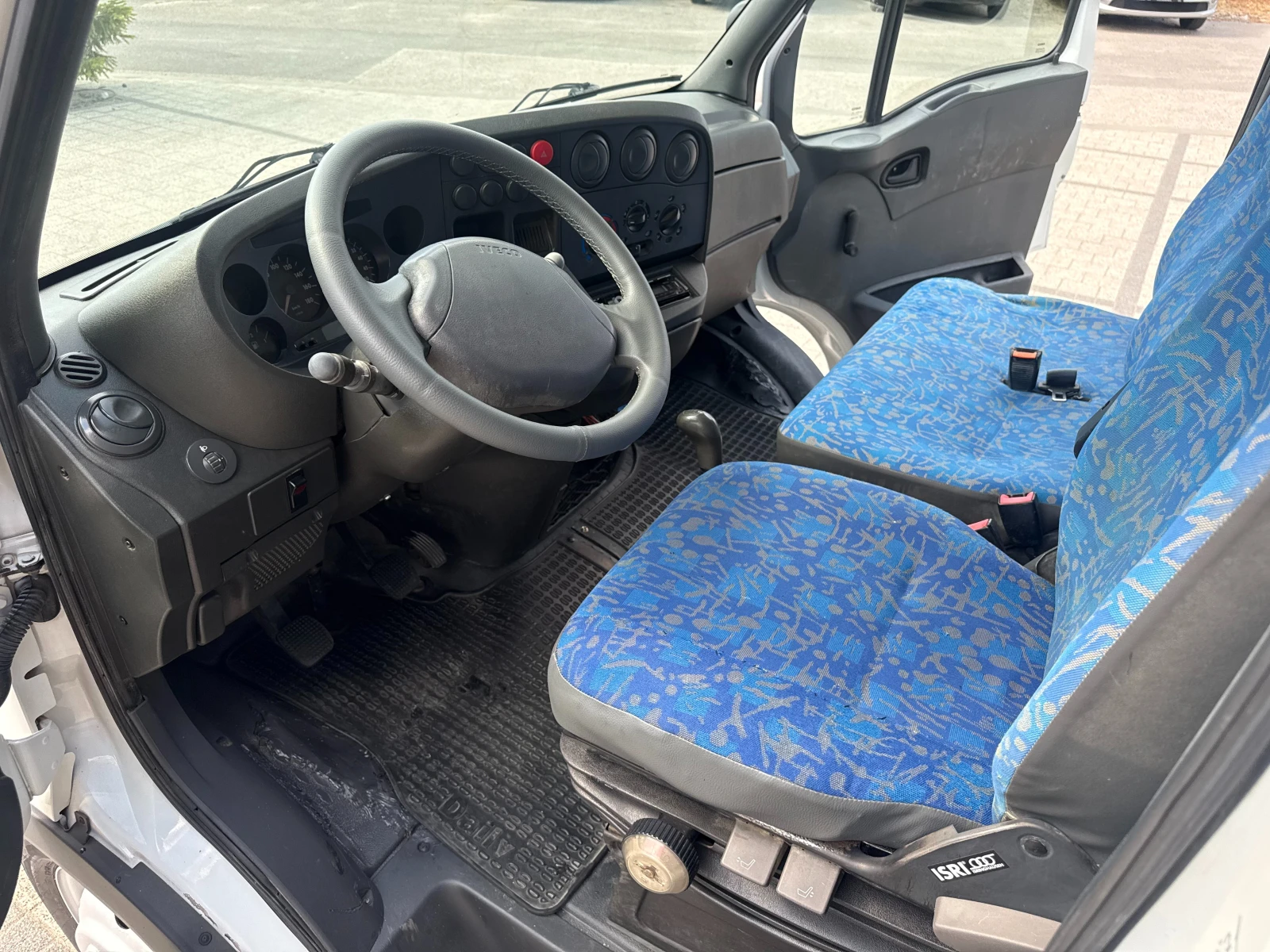 Iveco Daily 35C11 до 3.5т. 2.80м. 7-местен, снимка 15 - Бусове и автобуси - 55831773