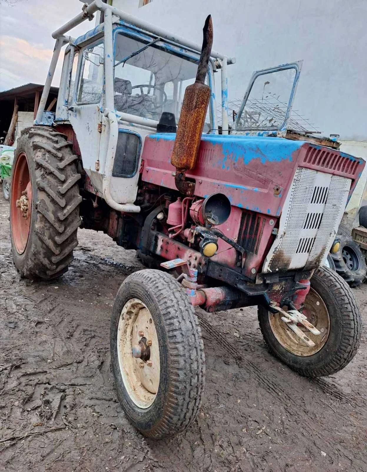 Трактор МТЗ 80 В перфектно състояние БЕЗ РЕГИСТРАЦИЯ 