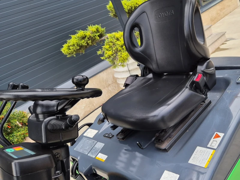 Електрокар Toyota ТРИОПОРЕН / БАТЕРИЯ на 100% / КАТО НОВ !, снимка 10 - Индустриална техника - 51942146
