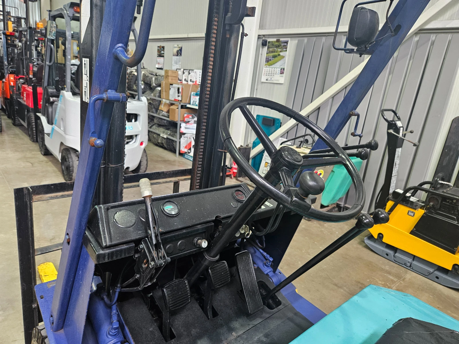  Komatsu  1.5  /   /  | Mobile.bg   7