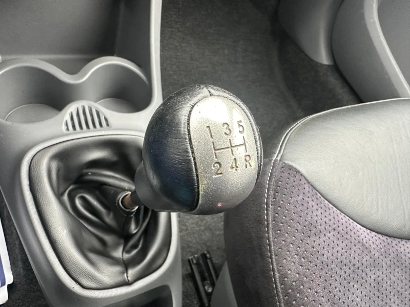 Peugeot 107 1.0* KOJA* KLIMA* REALNI KM* , снимка 13 - Автомобили и джипове - 47129305