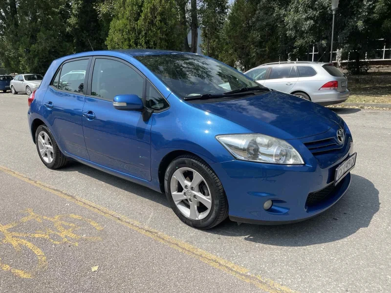 Toyota Auris 1.4 D4D, снимка 3 - Автомобили и джипове - 47705872