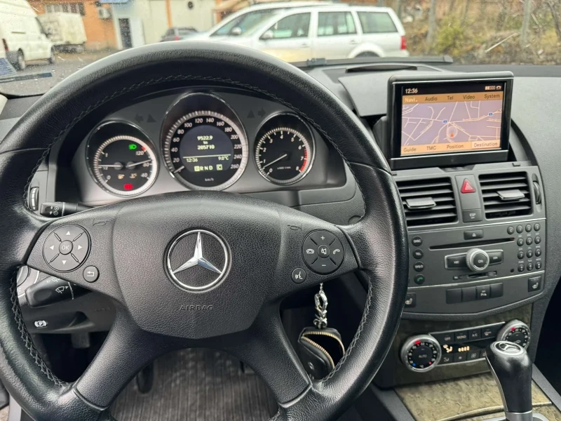 Mercedes-Benz C 300 4matic, снимка 10 - Автомобили и джипове - 47778952