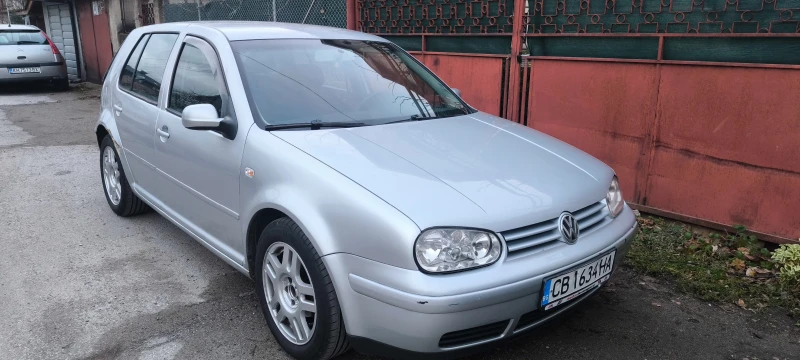 VW Golf 1.6LPG, снимка 1 - Автомобили и джипове - 48395307