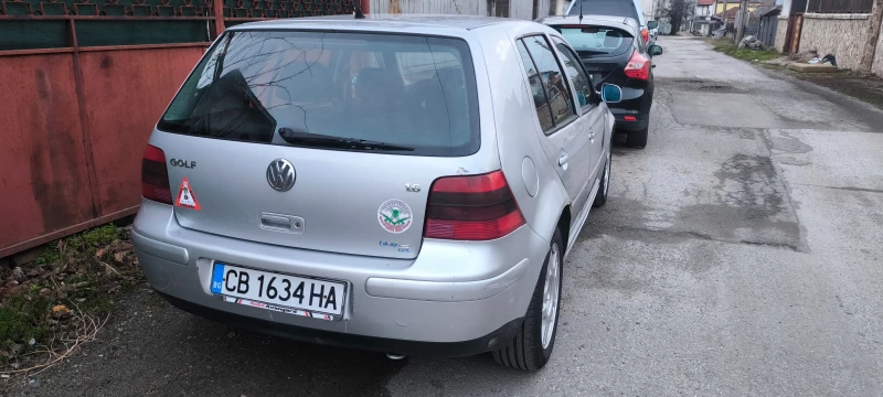 VW Golf 1.6LPG, снимка 2 - Автомобили и джипове - 48395307