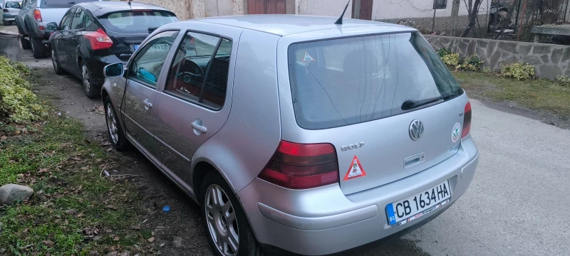 VW Golf 1.6LPG, снимка 3 - Автомобили и джипове - 48395307