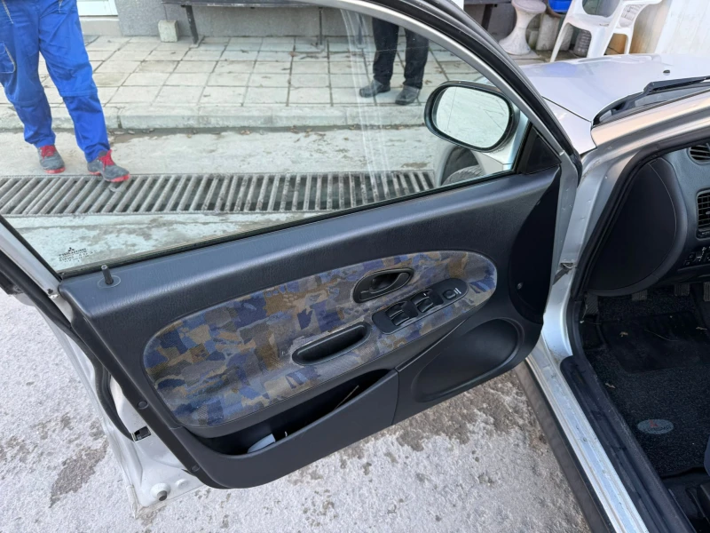 Mitsubishi Carisma LS 1.8 КЛИМАТРОНИК, снимка 13 - Автомобили и джипове - 52526742