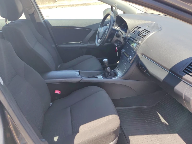 Toyota Avensis 2.0td 129ps, снимка 14 - Автомобили и джипове - 52558746