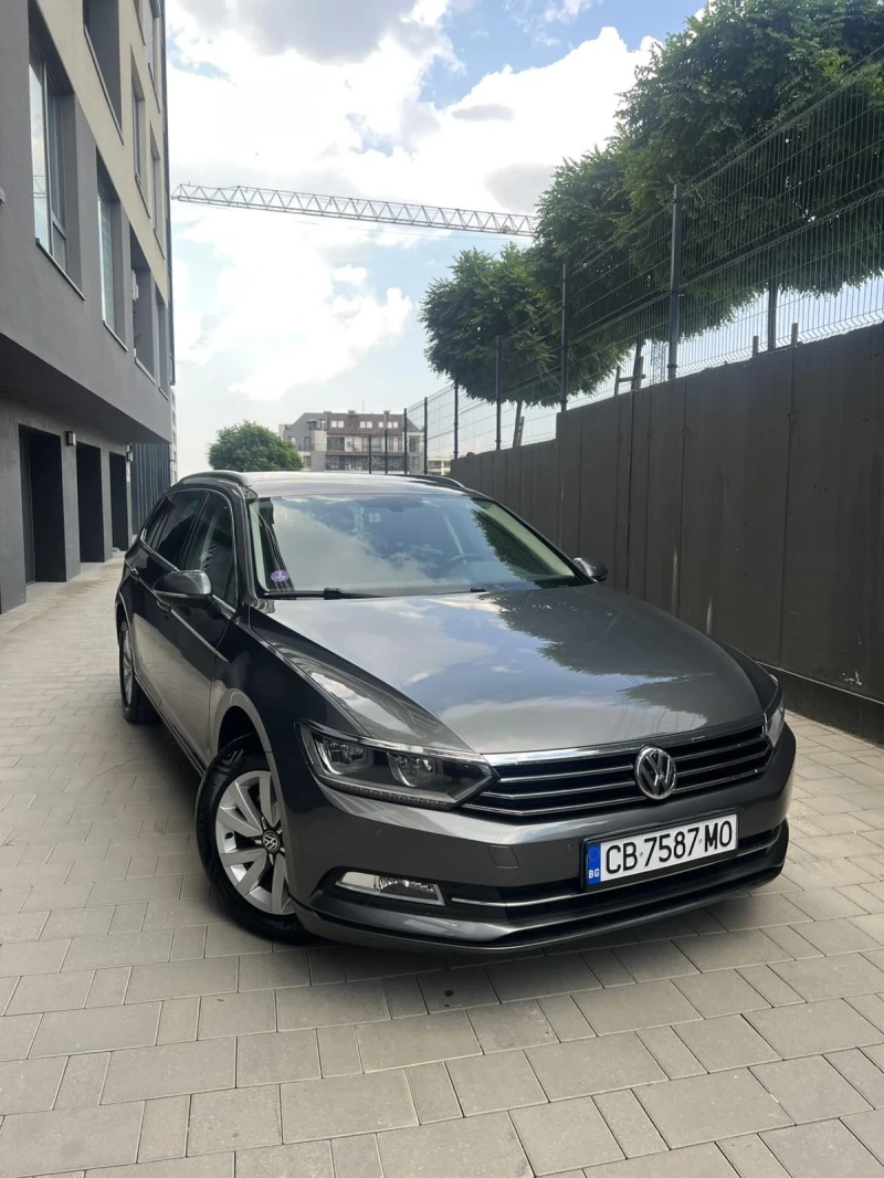 VW Passat 1.4i Пълна сервизна история!, снимка 2 - Автомобили и джипове - 52694355