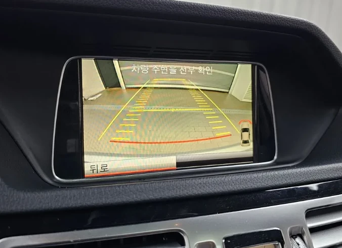 Mercedes-Benz E 300 4Matic Avantgarde, снимка 12 - Автомобили и джипове - 52750781