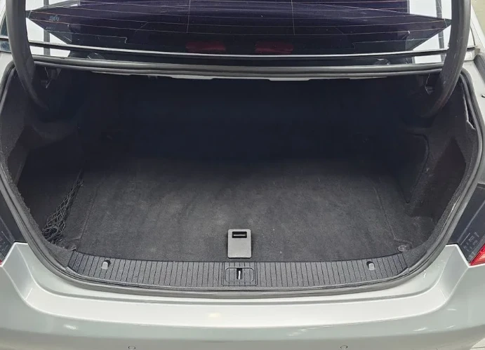 Mercedes-Benz E 300 4Matic Avantgarde, снимка 13 - Автомобили и джипове - 52750781