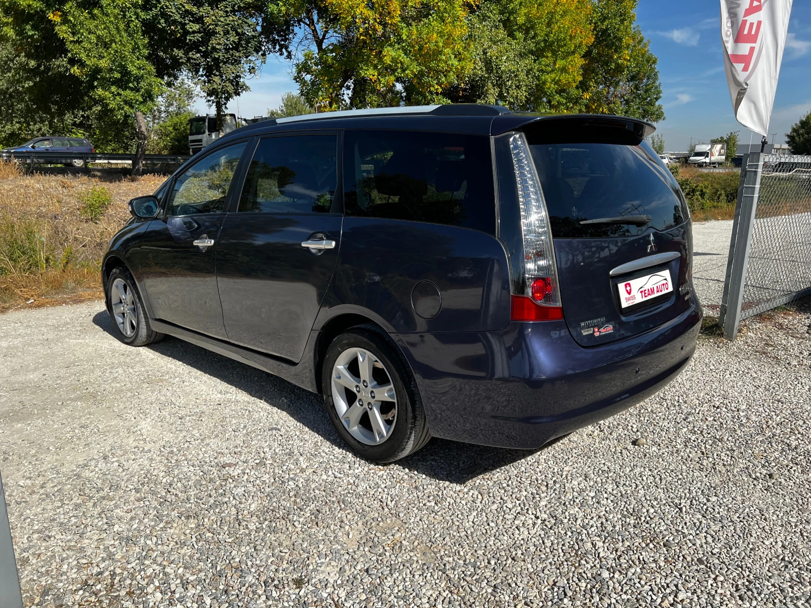 Mitsubishi Grandis 2.0DI-D SWISS - изображение 5