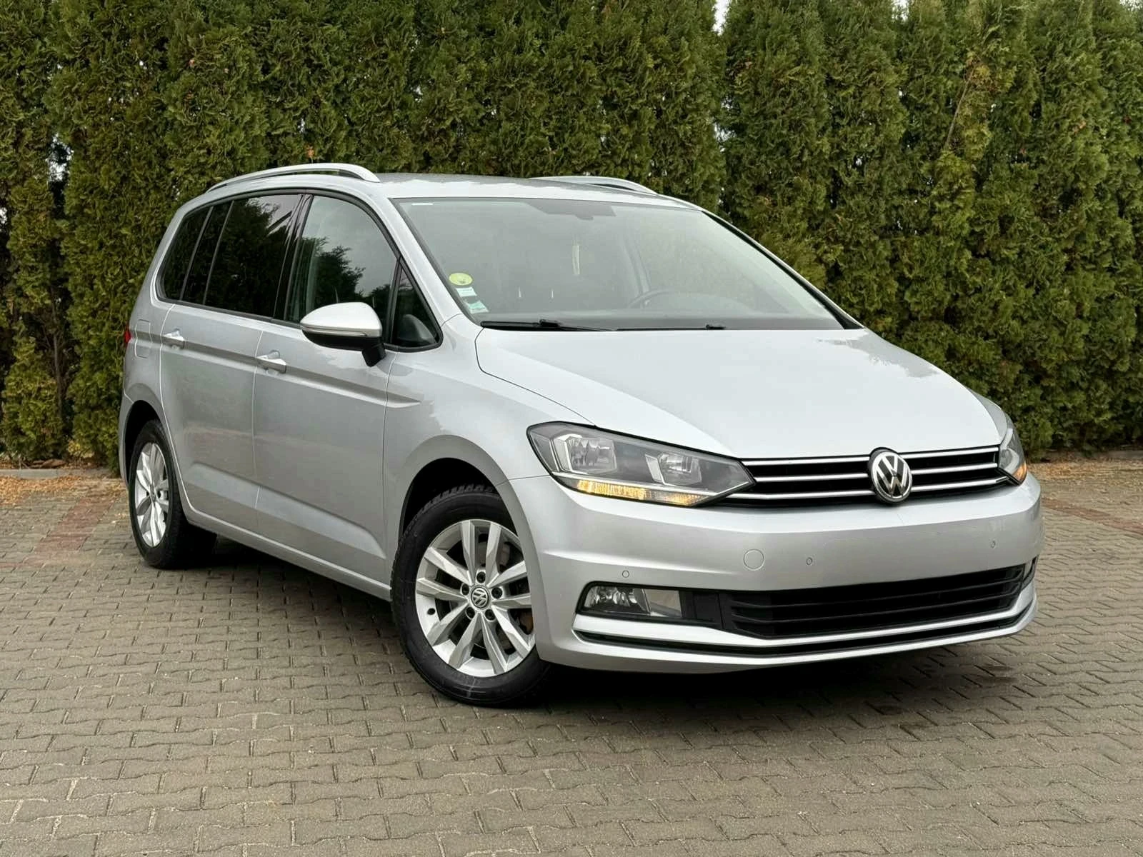 VW Touran 2.0TDI-DSG6 - изображение 2