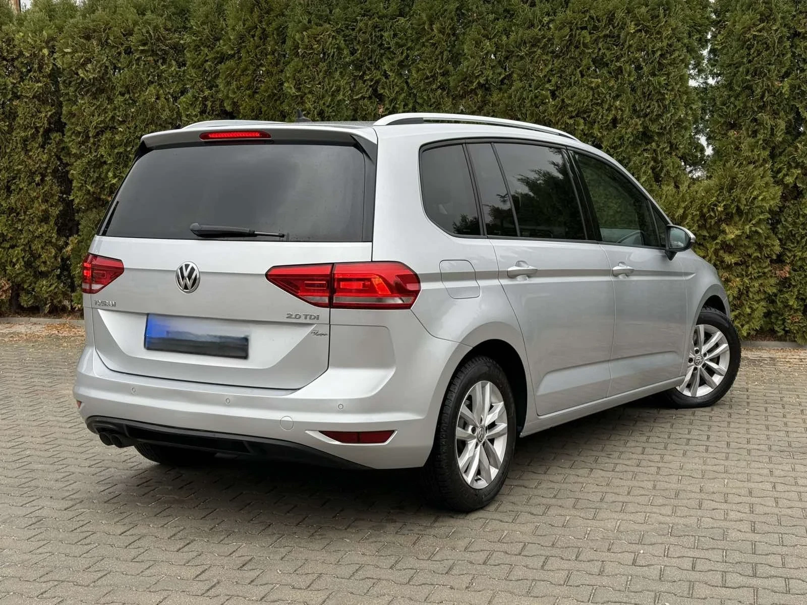 VW Touran 2.0TDI-DSG6 - изображение 4