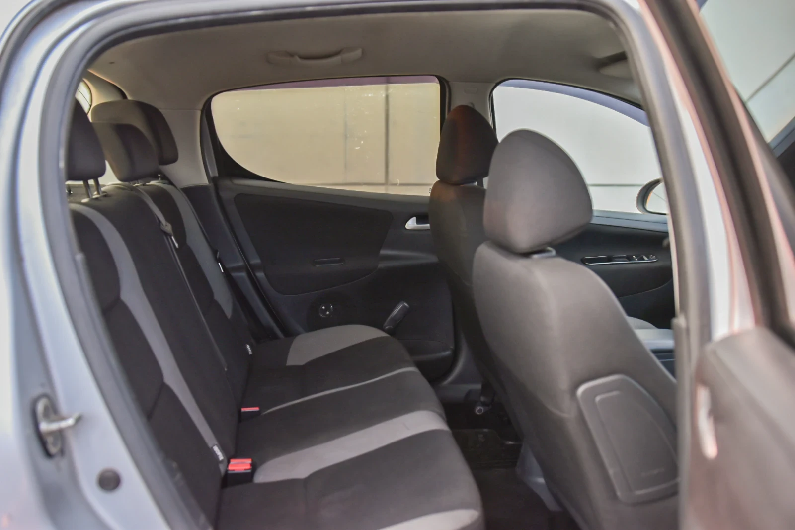 Peugeot 207 1.4 HDi  - изображение 8