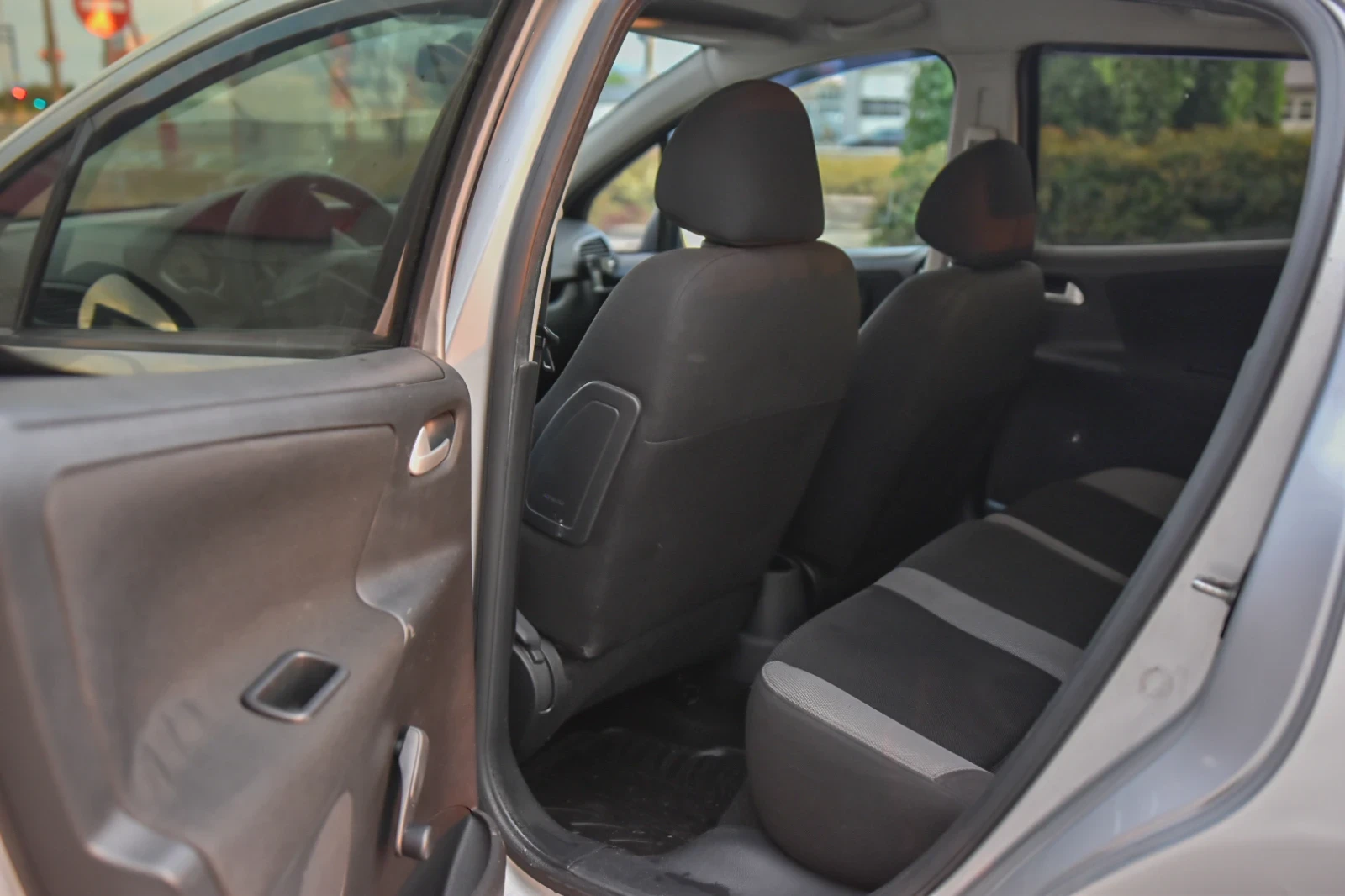 Peugeot 207 1.4 HDi  - изображение 9