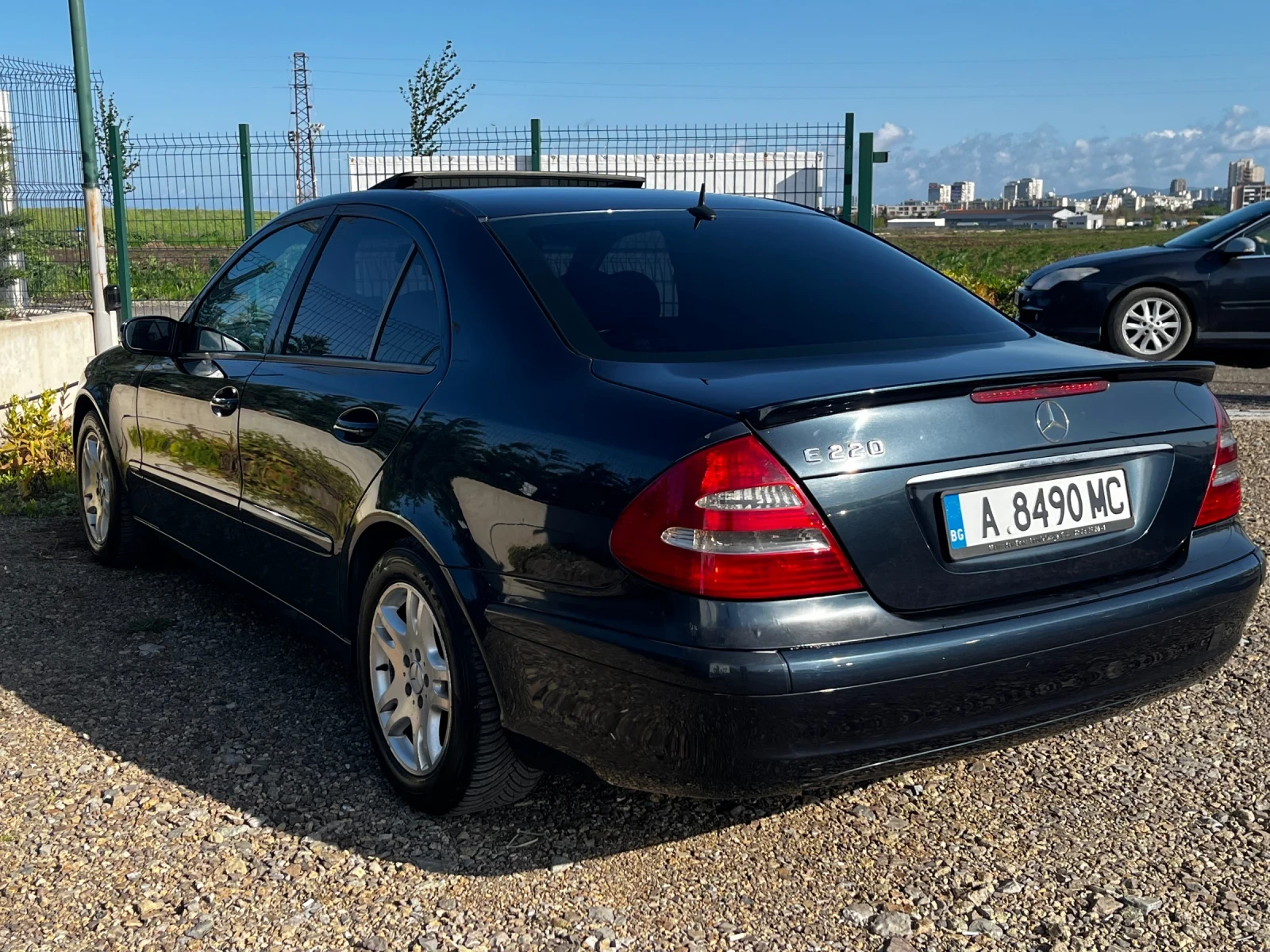 Mercedes-Benz E 220  - изображение 9