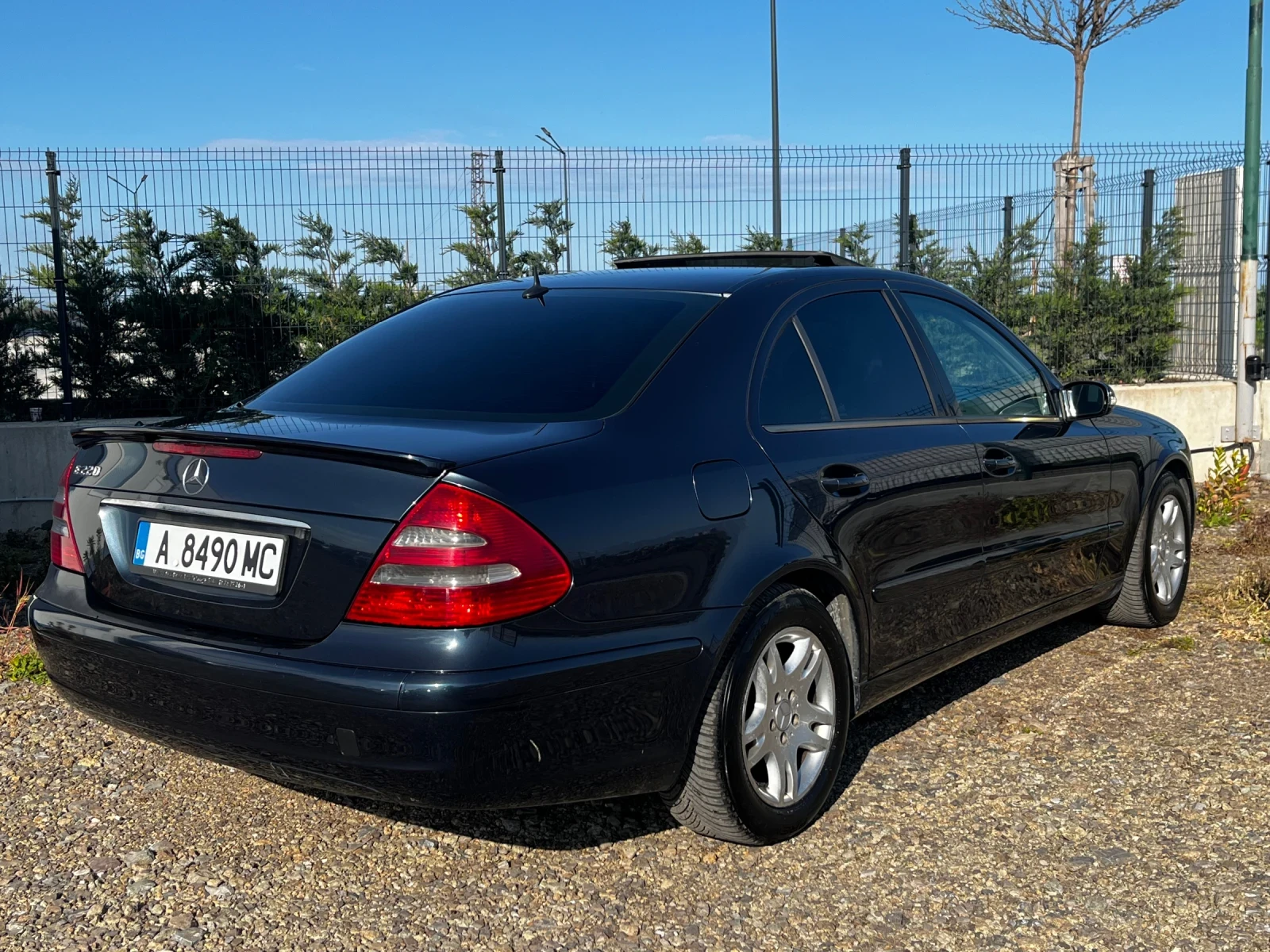Mercedes-Benz E 220  - изображение 8