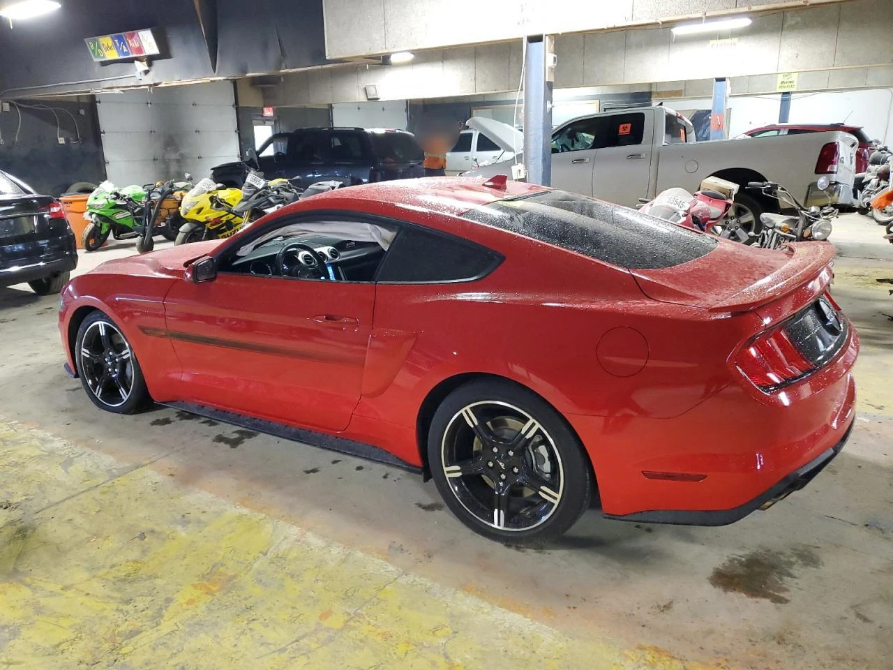 Ford Mustang GT - изображение 2