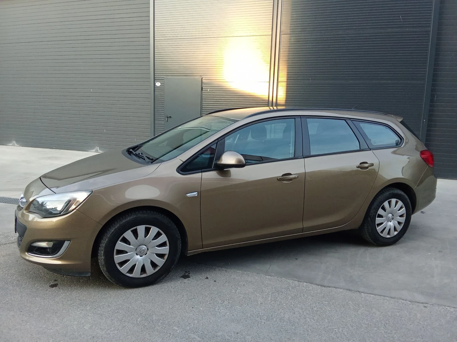 Opel Astra 1.7 d 110k.s. - изображение 3