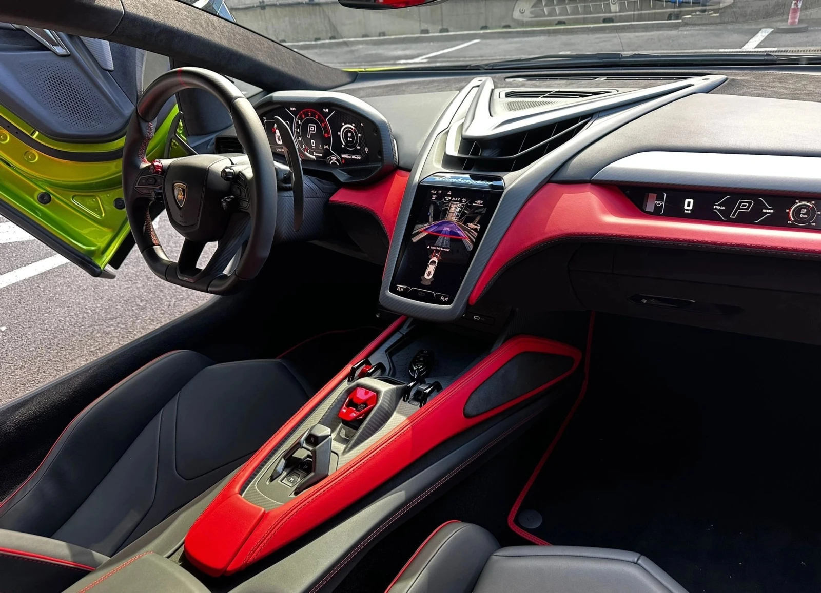 Lamborghini Revuelto  - изображение 8