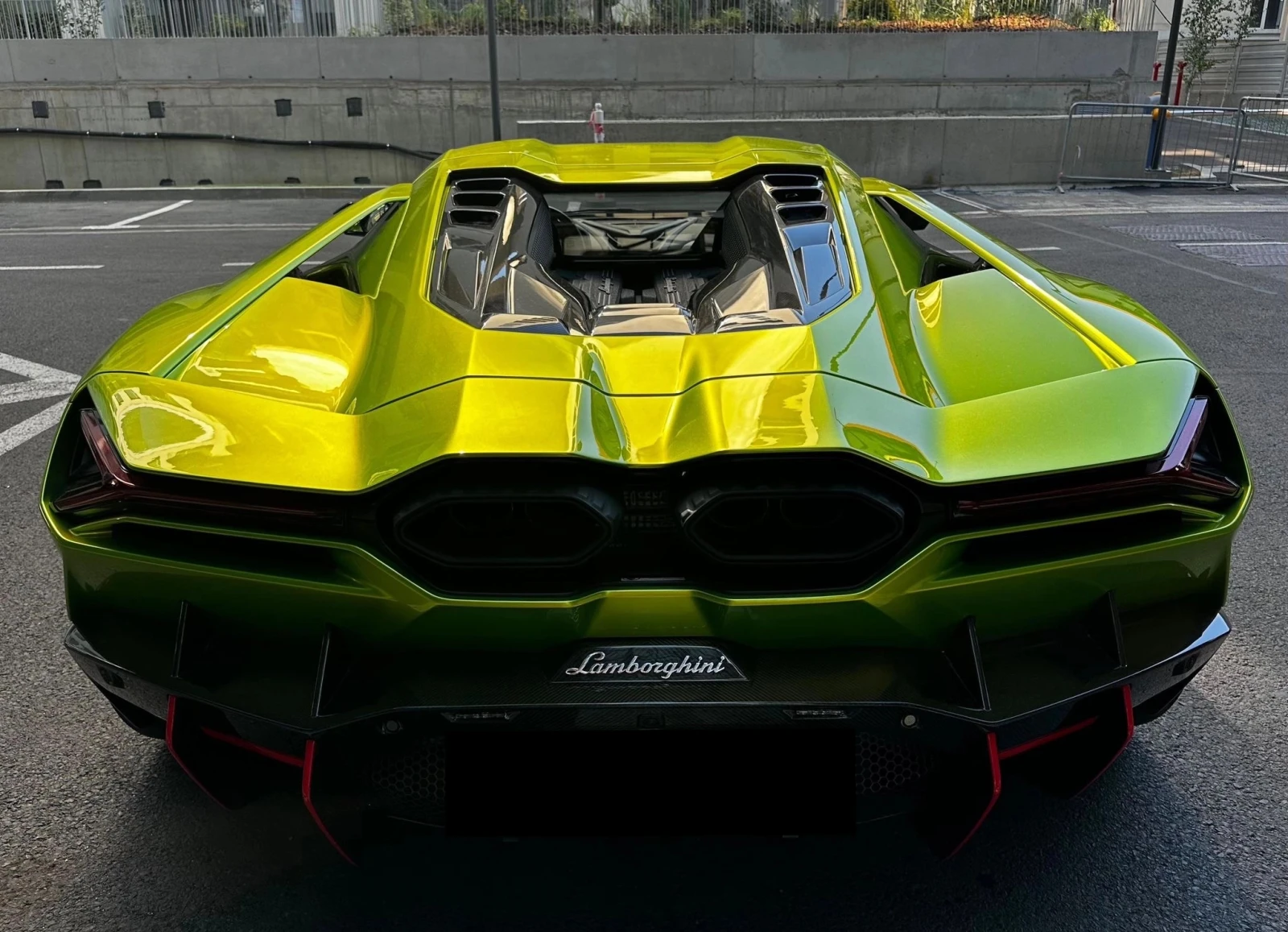 Lamborghini Revuelto  - изображение 3