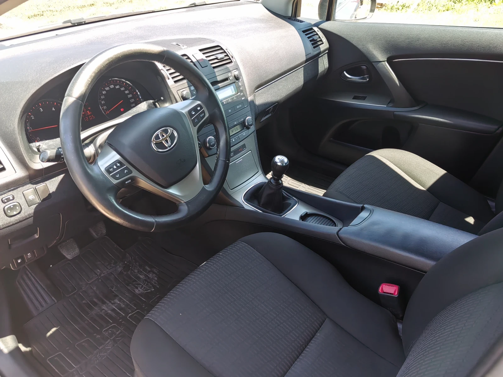 Toyota Avensis 2.0td 129ps - изображение 9