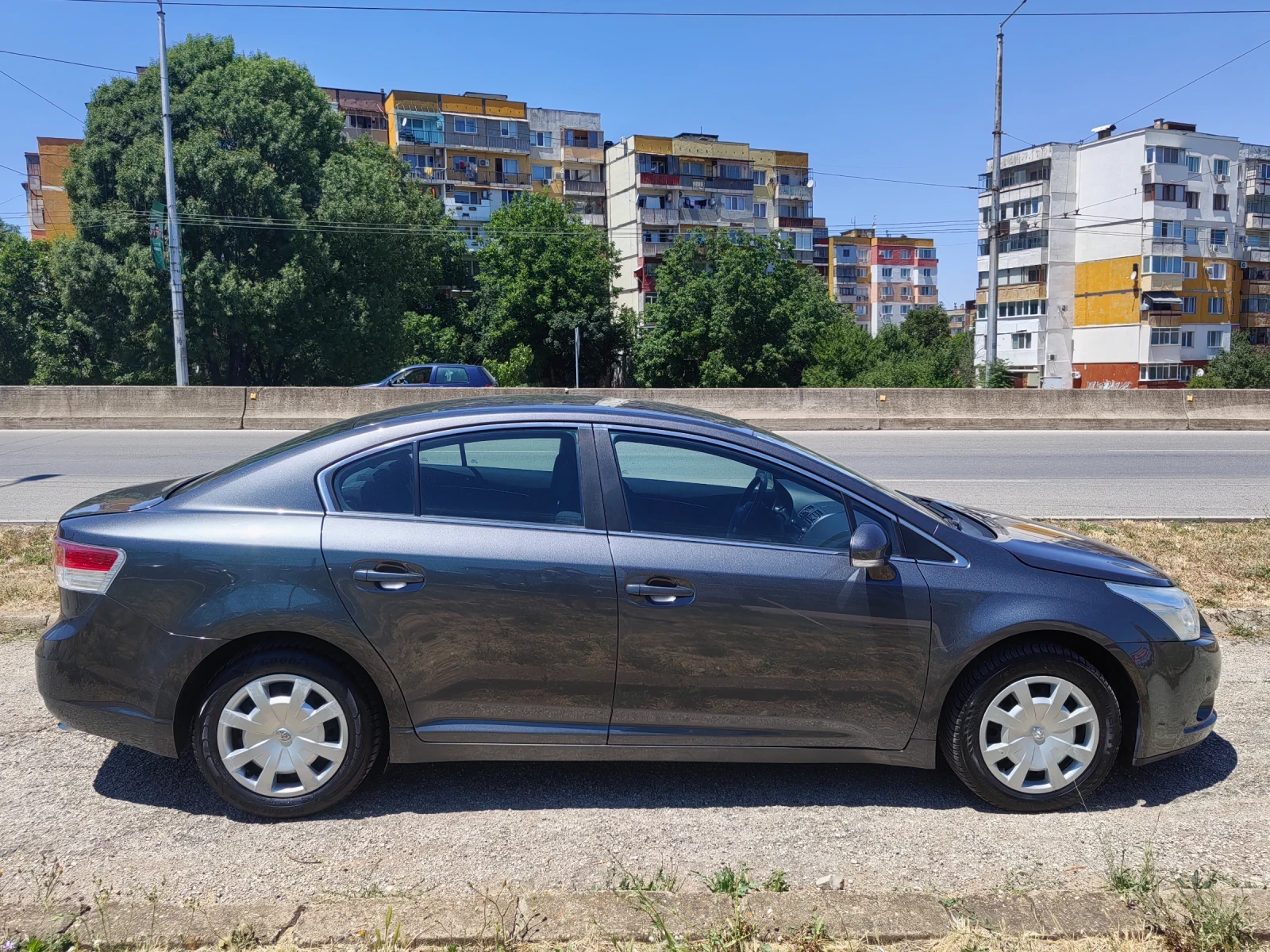Toyota Avensis 2.0td 129ps - изображение 4