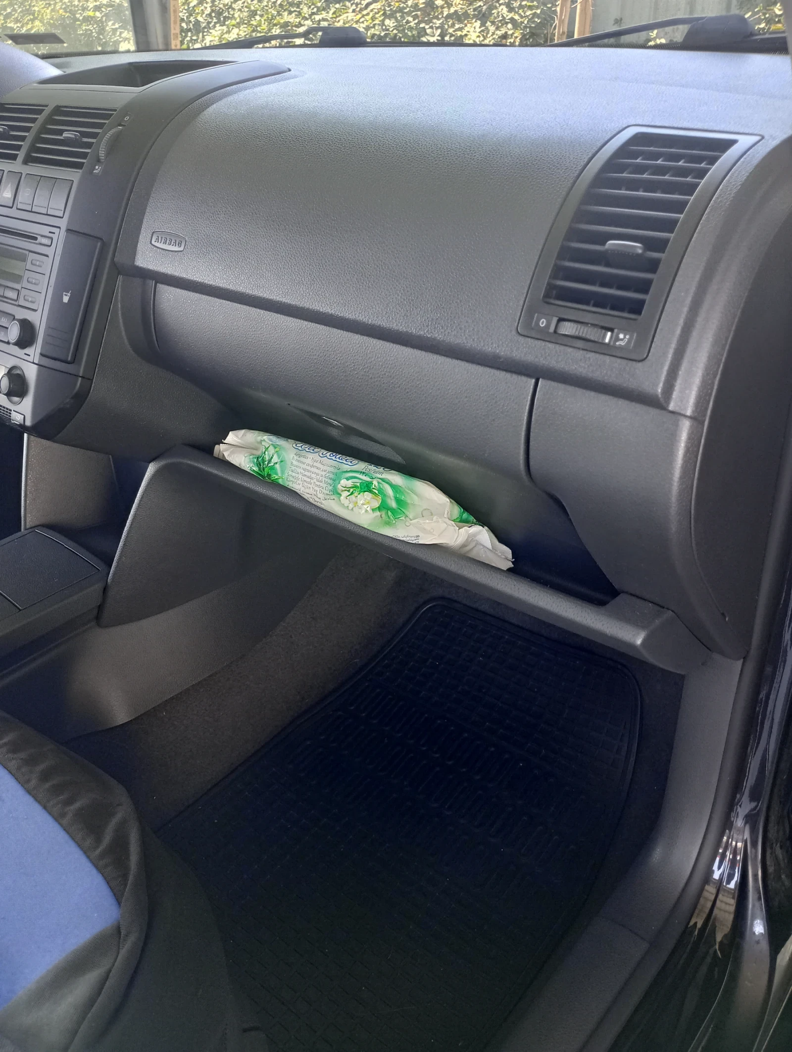 VW Polo 1.2 бензин , снимка 10 - Автомобили и джипове - 53890619