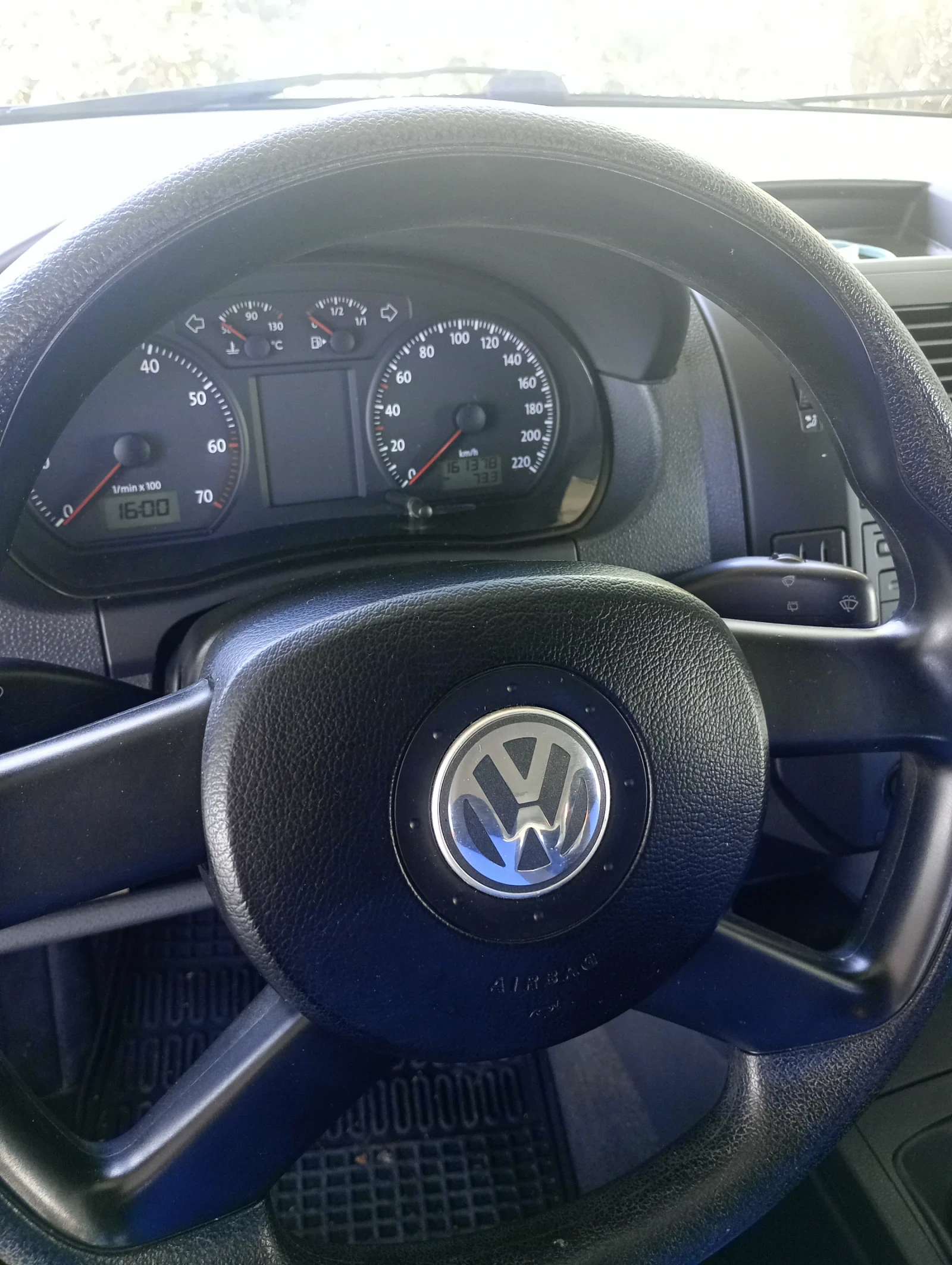 VW Polo 1.2 бензин , снимка 7 - Автомобили и джипове - 53890619