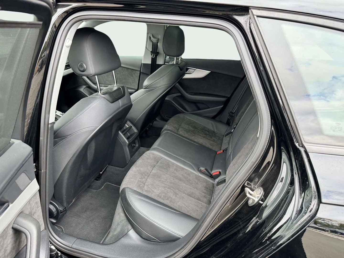 Audi A4, снимка 8 - Автомобили и джипове - 56420949