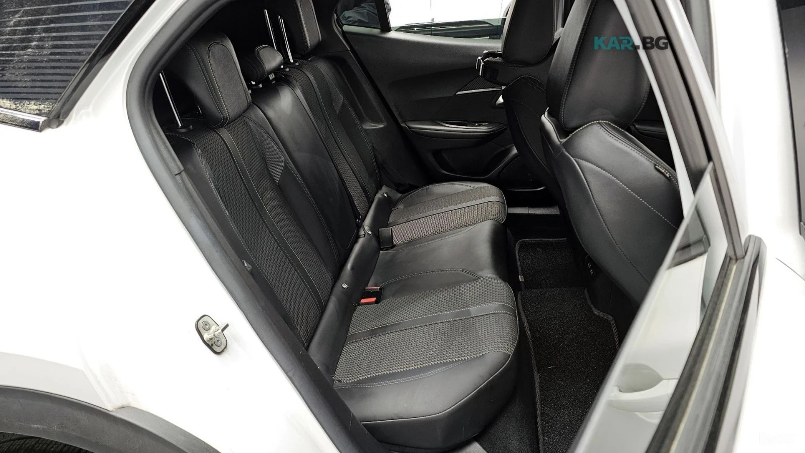 Peugeot 2008 1.5* BlueHDi* GT-LINE* DISTRONIC* КАМЕРА* , снимка 9 - Автомобили и джипове - 55360531