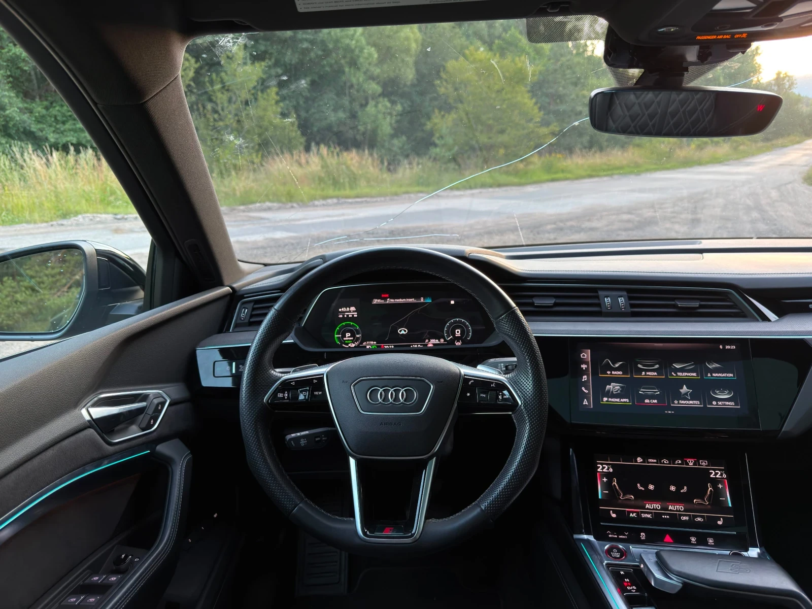 Audi E-Tron S Sportback , снимка 11 - Автомобили и джипове - 55467325