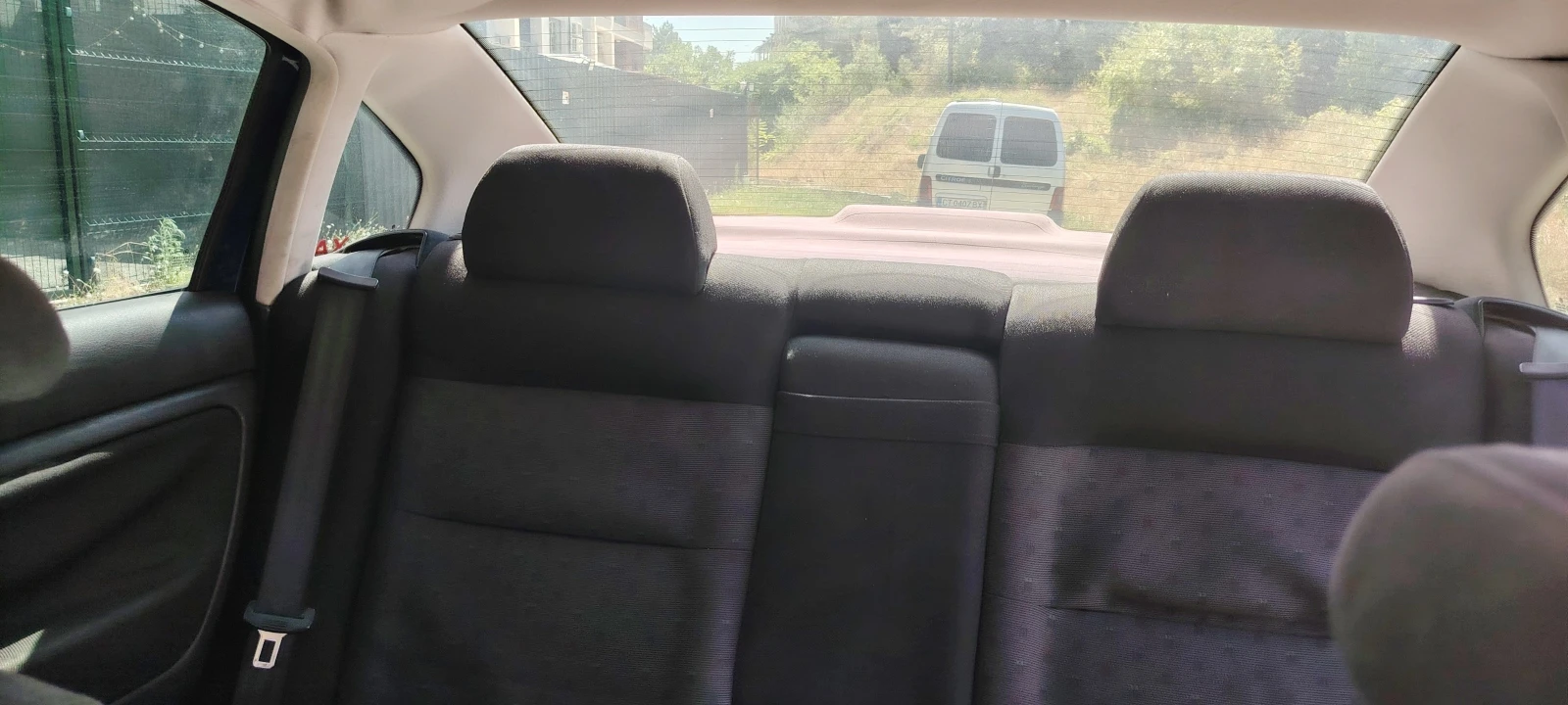 VW Passat 1.9 TDI, снимка 4 - Автомобили и джипове - 55894161