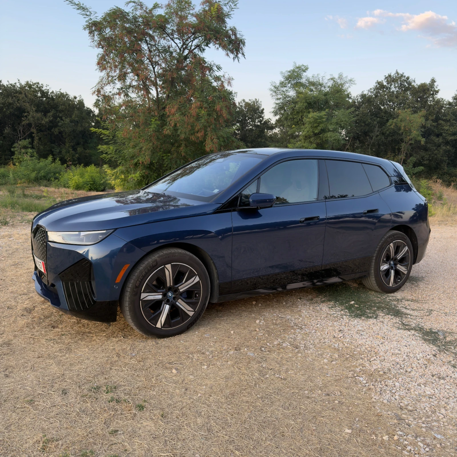 BMW iX Xdrive50, снимка 3 - Автомобили и джипове - 56105846