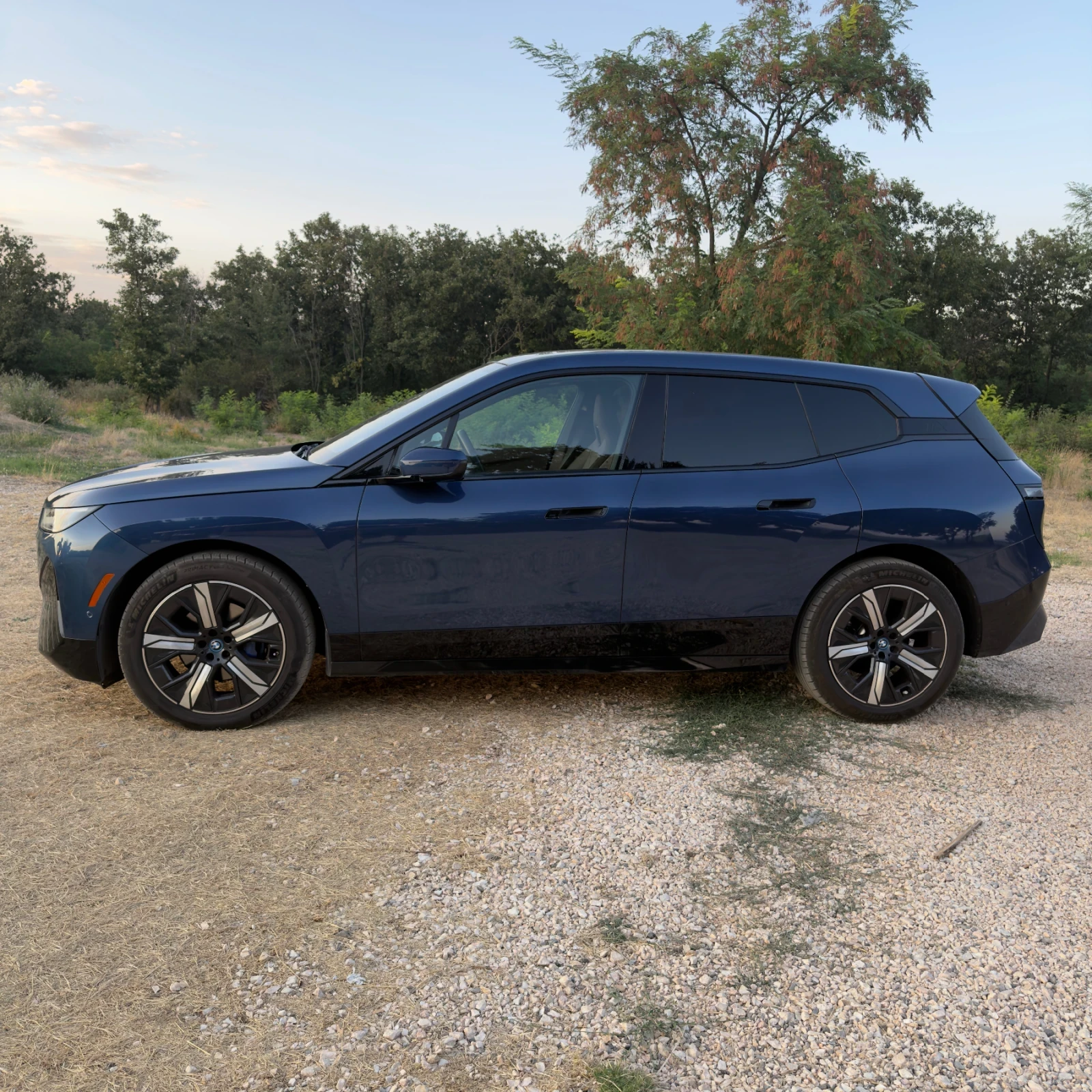 BMW iX Xdrive50, снимка 2 - Автомобили и джипове - 56105846