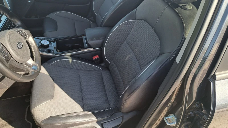 Kia Niro 64kWh Long Range, Термопомпа, снимка 7 - Автомобили и джипове - 51807444
