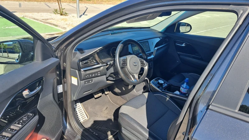 Kia Niro 64kWh Long Range, Термопомпа, снимка 6 - Автомобили и джипове - 51807444