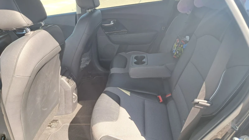 Kia Niro 64kWh Long Range, Термопомпа, снимка 8 - Автомобили и джипове - 51807444
