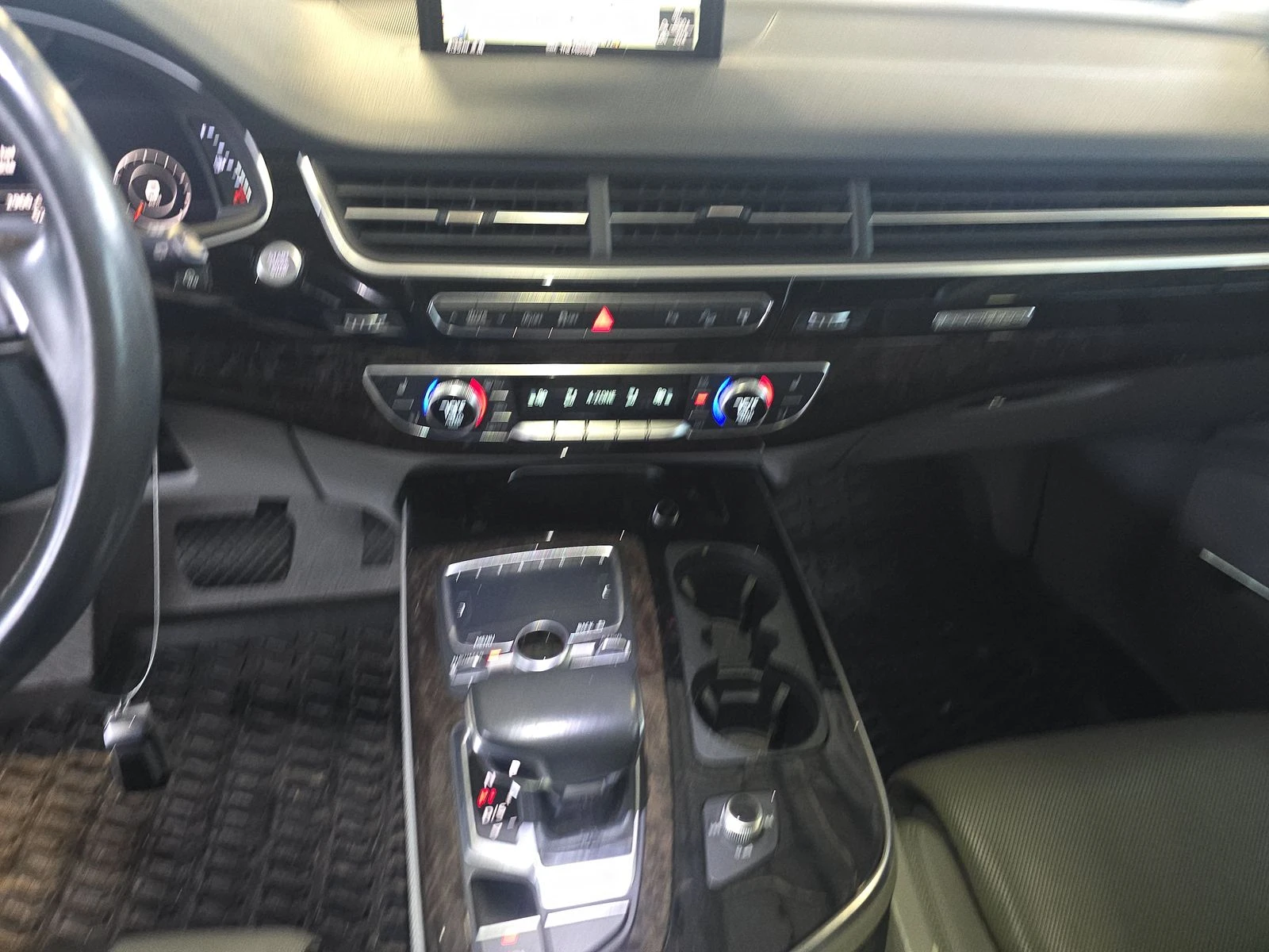 Audi Q7 DIGITAL/2 КЛЮЧА/ПАНО/ПОДГРЕВ/ОБДУХВАНЕ - изображение 9