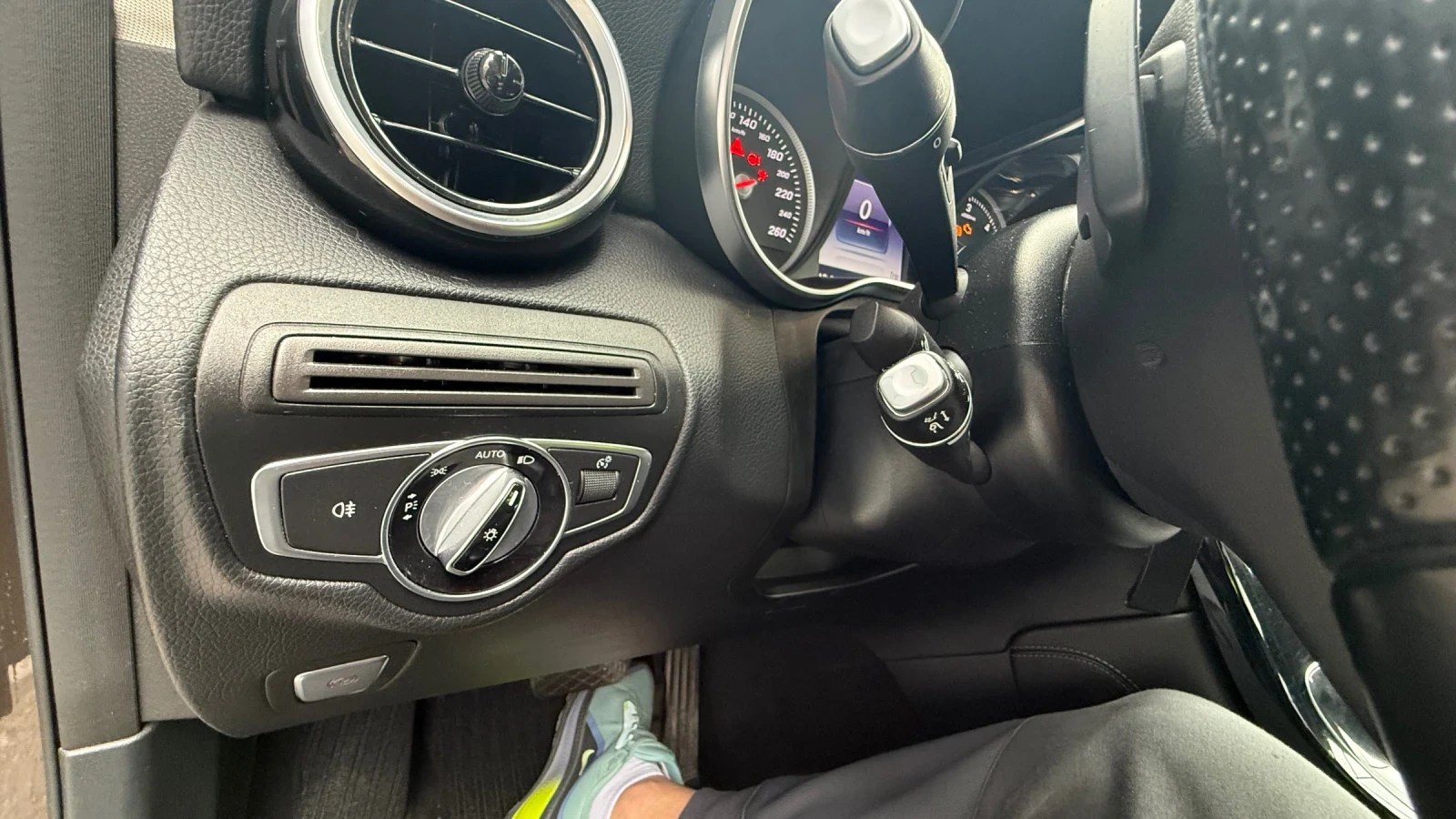 Mercedes-Benz GLC 220, снимка 12 - Автомобили и джипове - 54005287